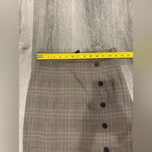 H&M Knee-length skirt in patterned weave with decorative buttons. size 4 - Picture 5 of 10